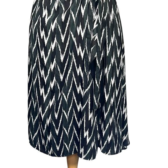 Ann Taylor Black, Green & White Chevron Print Belted Wrap Midi Dress Size 4 NWT - Picture 3 of 13